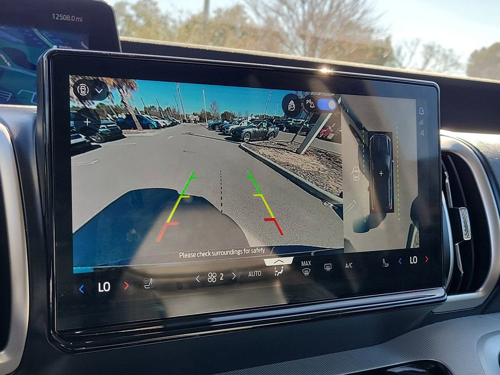 Used 2025 Ford Expedition Active image 25