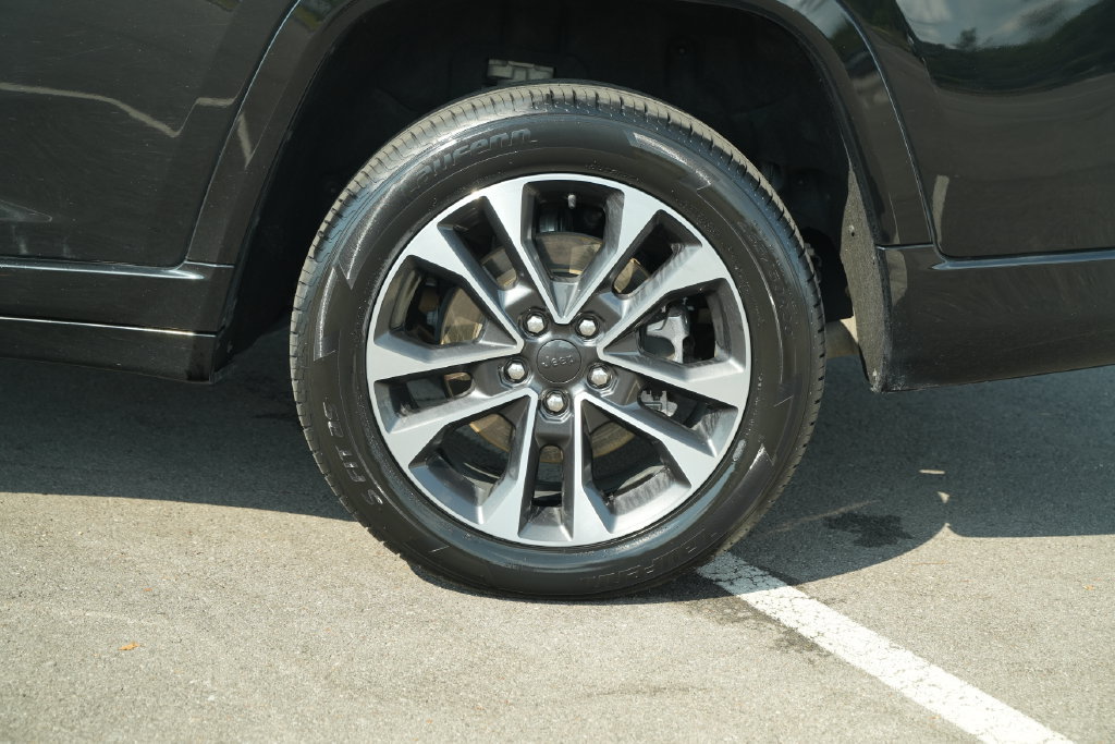 Used 2023 Jeep Grand Cherokee L Overland AWD/4WD image 52