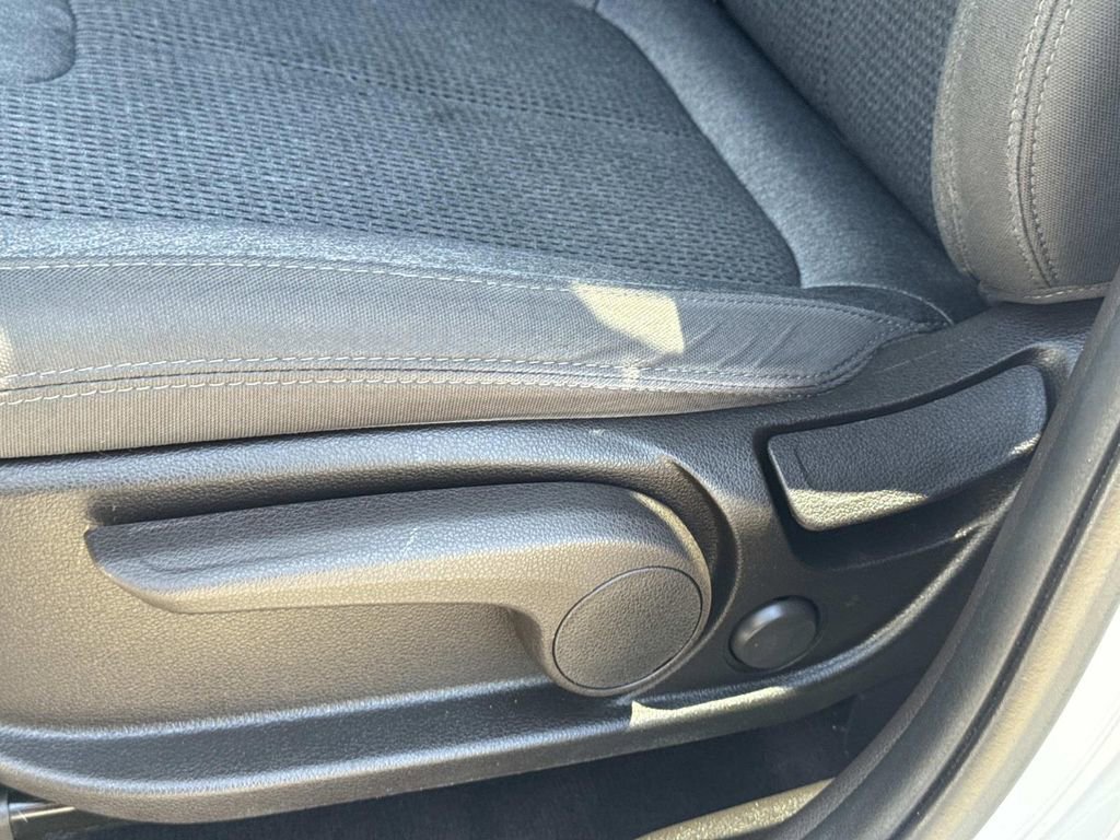 Used 2019 Hyundai Santa Fe SE image 21