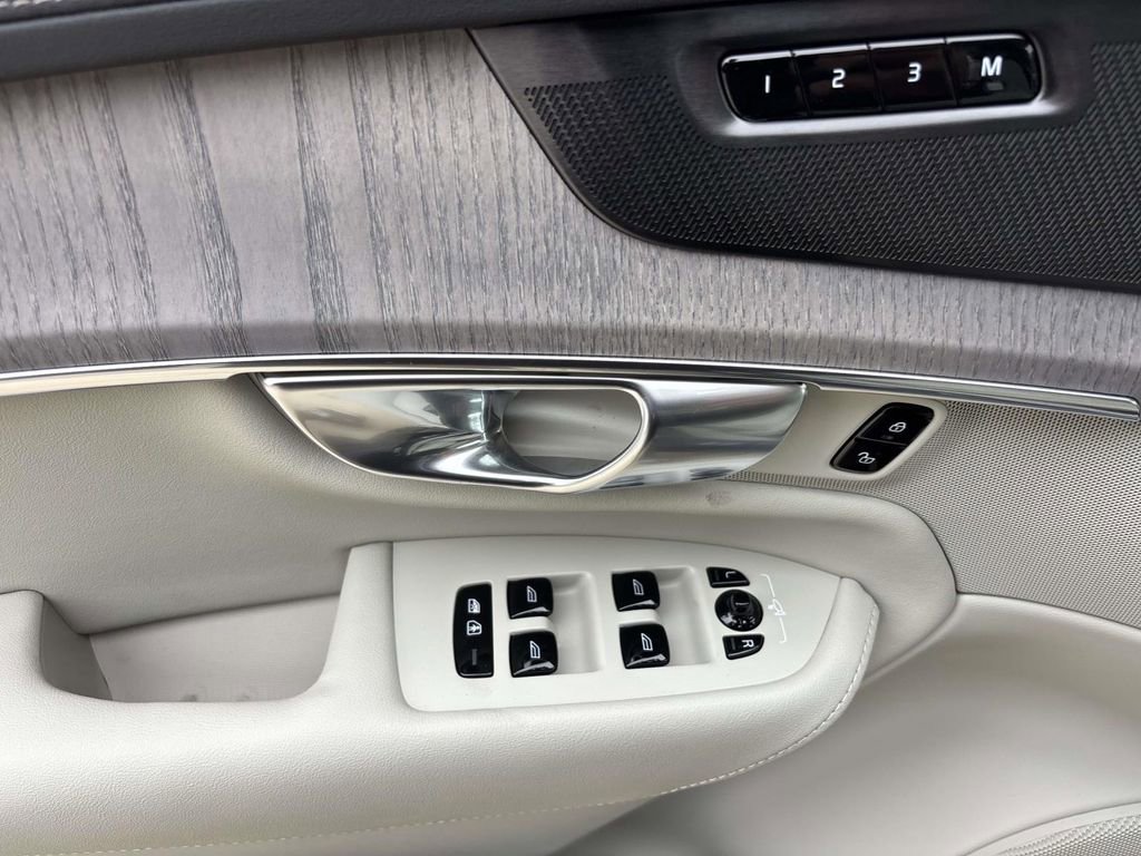New 2026 Volvo XC90 B6 Ultra w/ Protection Package Premier image 13