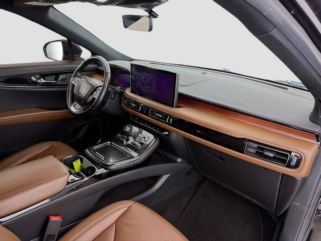 Used 2022 Lincoln Nautilus Reserve image 22