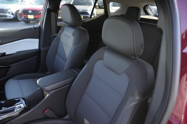 Used 2025 Chevrolet Trax LT w/ Driver Confidence Package image 10