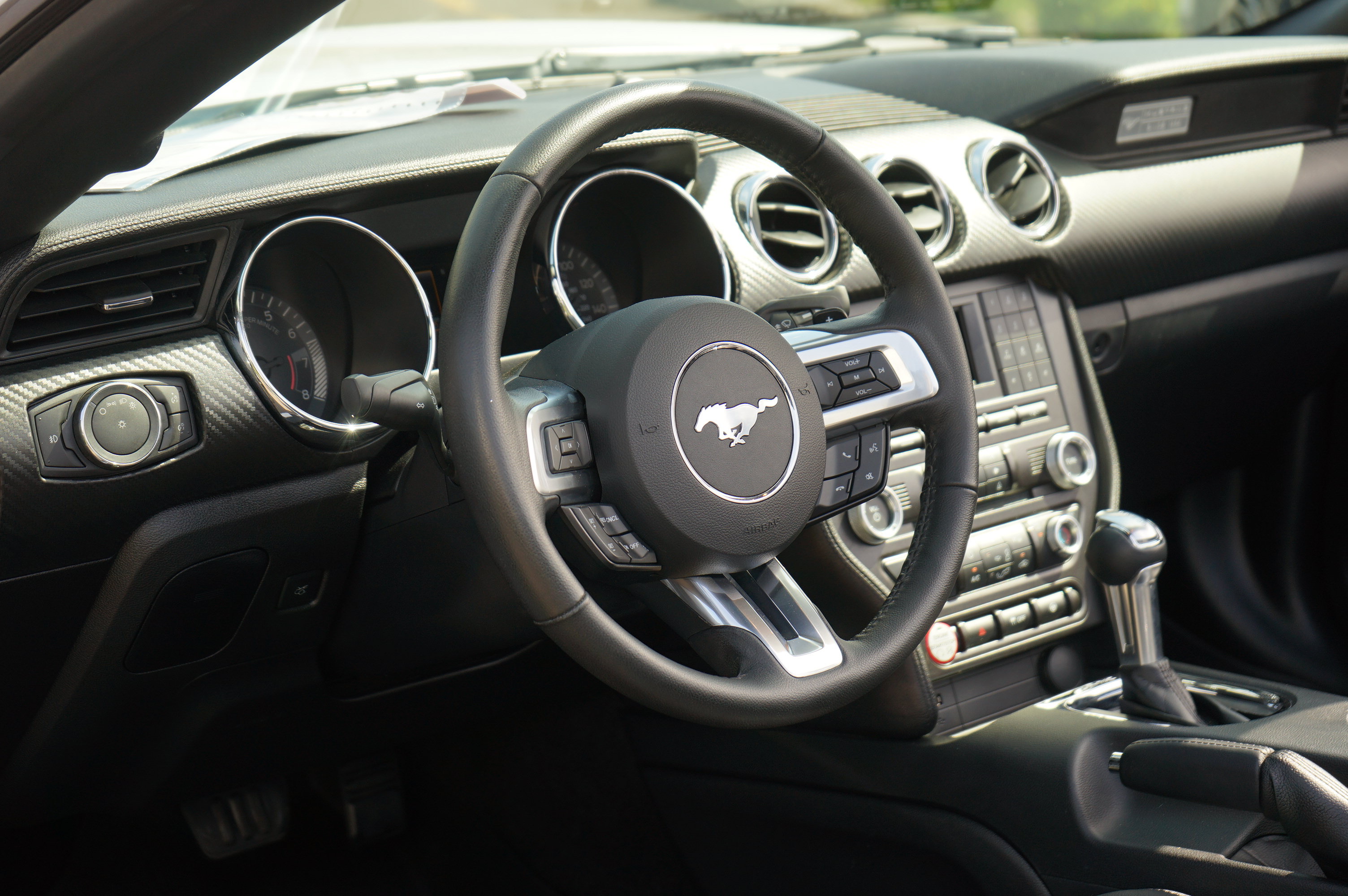Used 2016 Ford Mustang Convertible w/ Equipment Group 051A RWD image 16