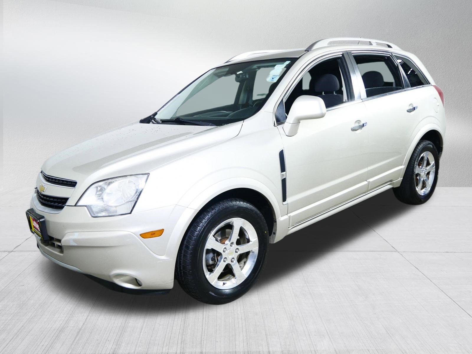 Used 2014 Chevrolet Captiva Sport LT FWD image 3