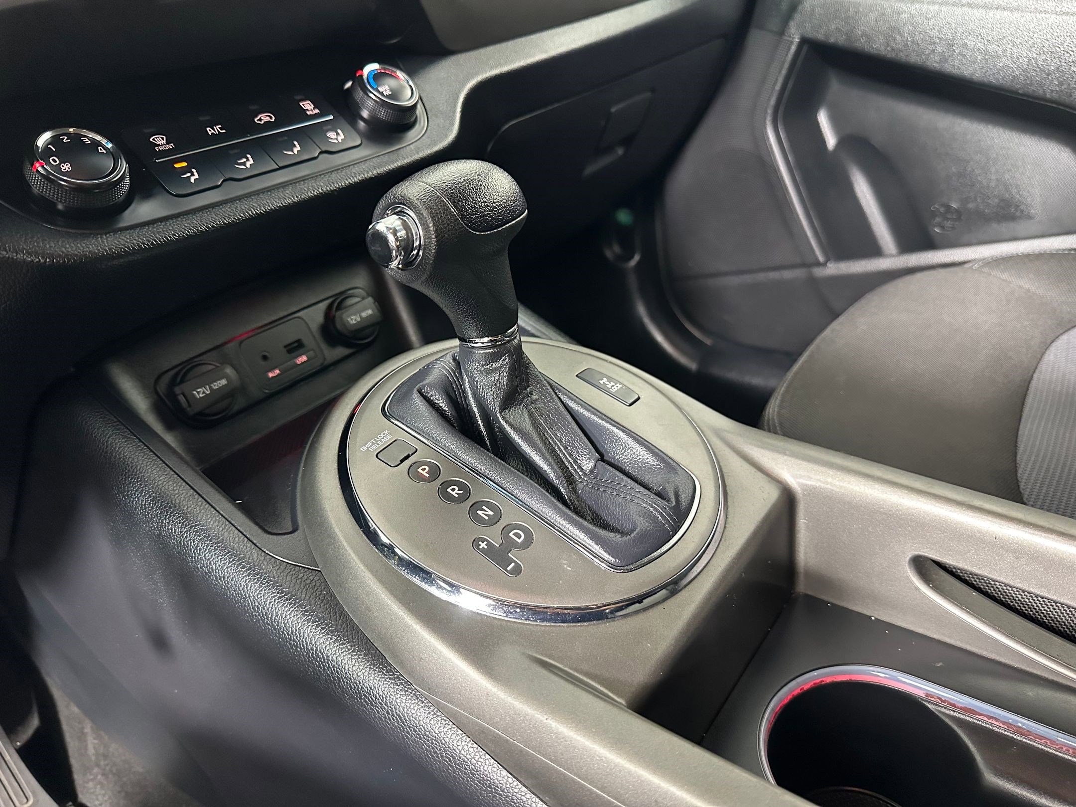 Used 2014 Kia Sportage LX image 16