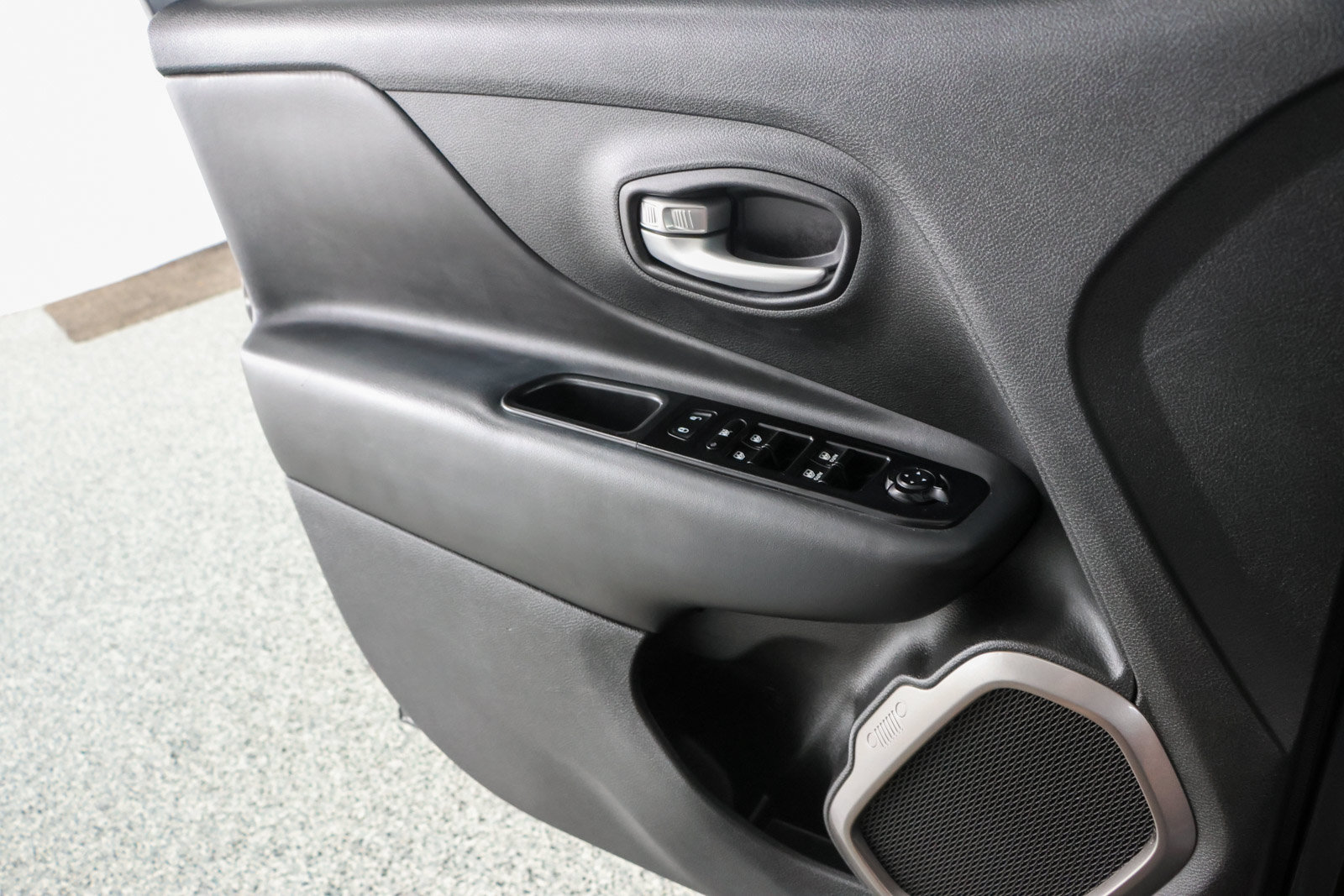 Used 2023 Jeep Renegade Limited AWD/4WD image 21