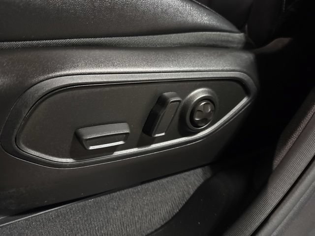 Used 2024 Jeep Grand Cherokee Limited AWD/4WD image 9