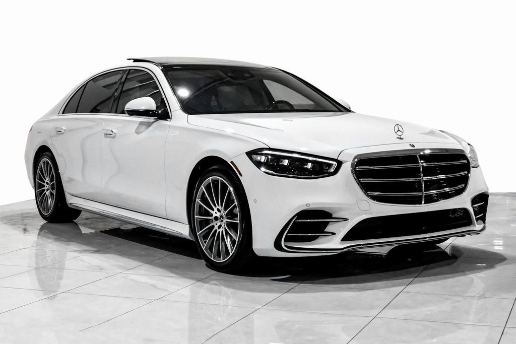 Used 2025 Mercedes-Benz S 580 4MATIC Sedan image 3