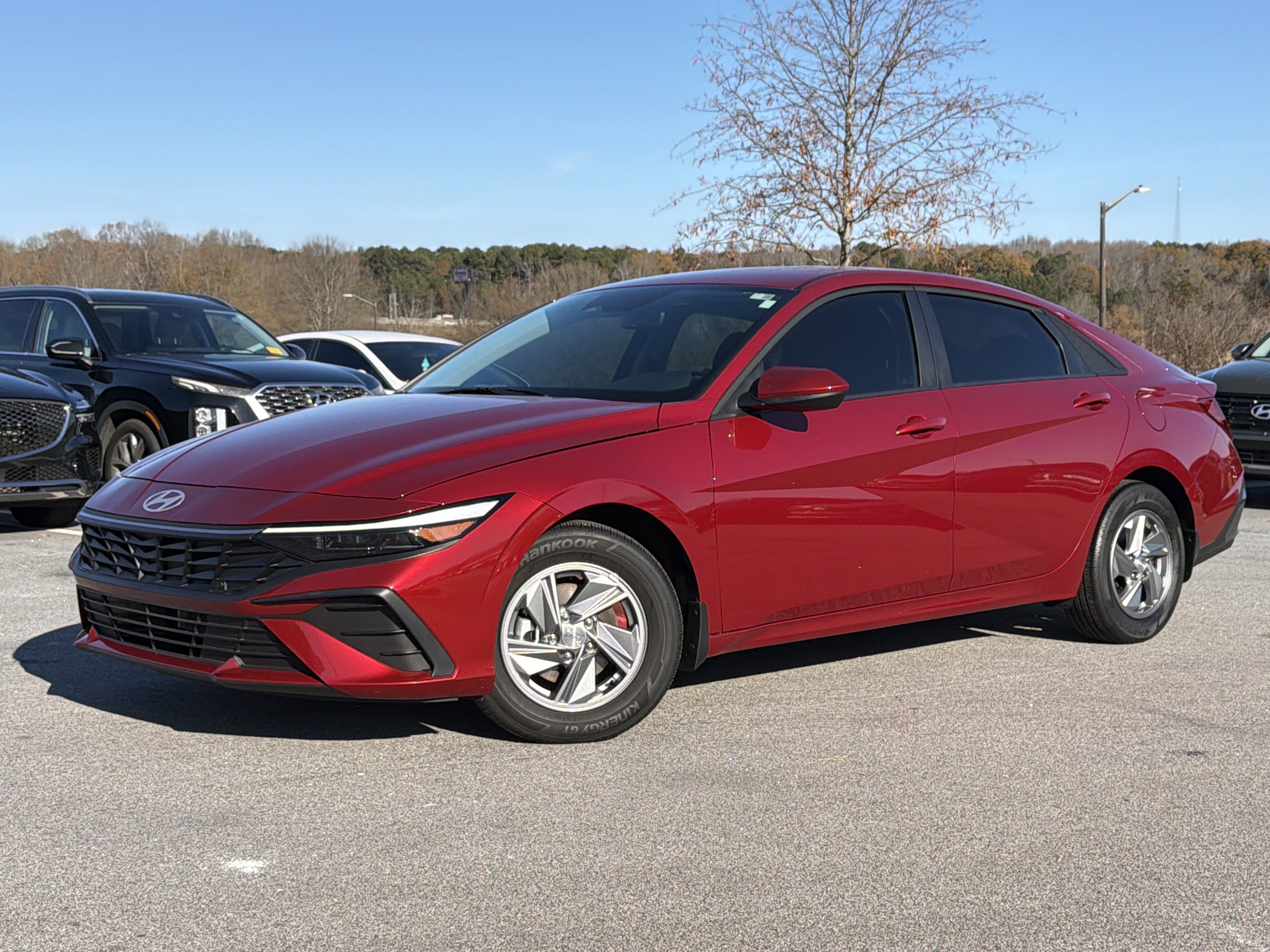 Used 2025 Hyundai Elantra SE