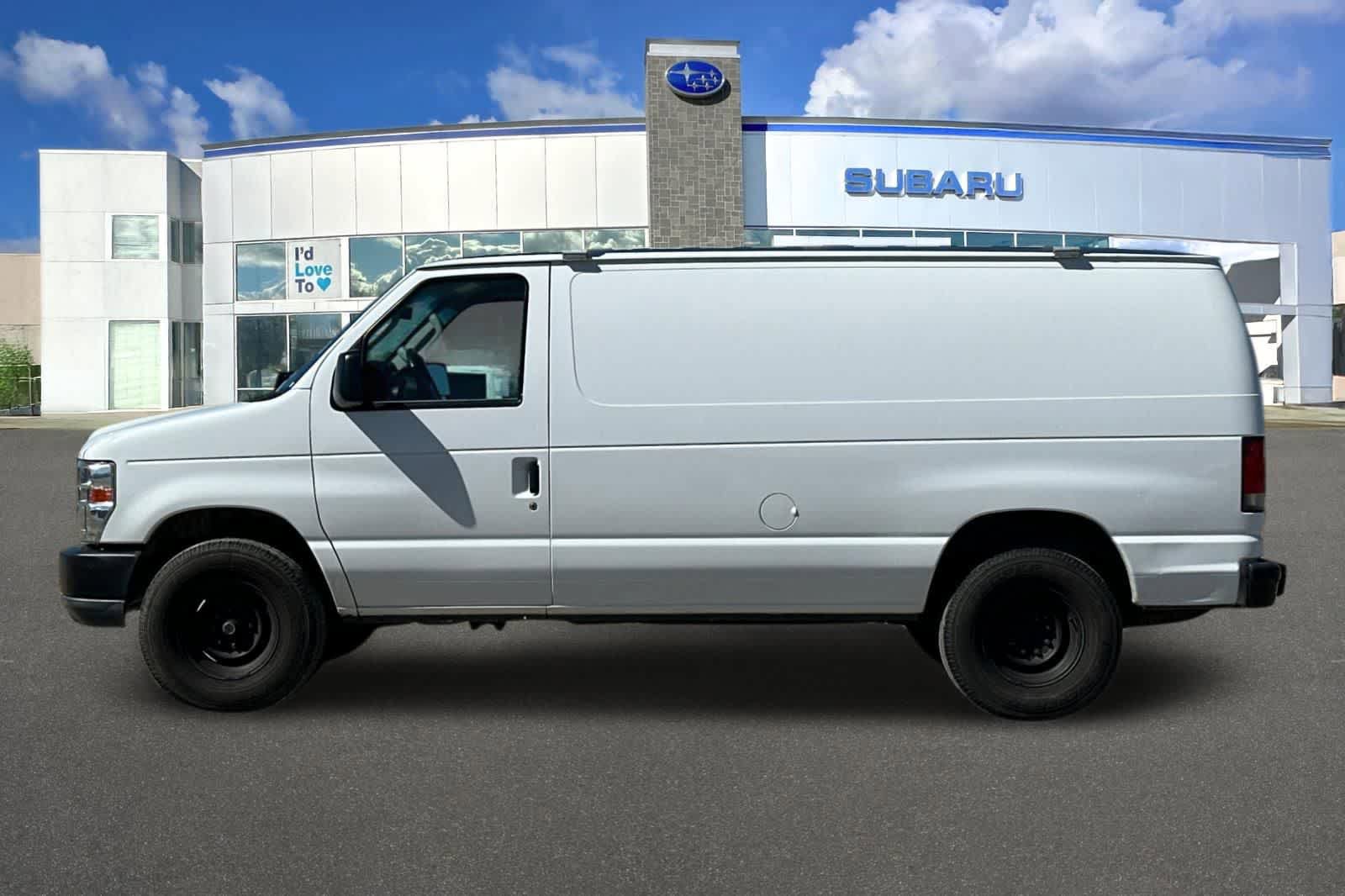 Used 2014 Ford E-250 and Econoline 250 w/ Power Group image 9