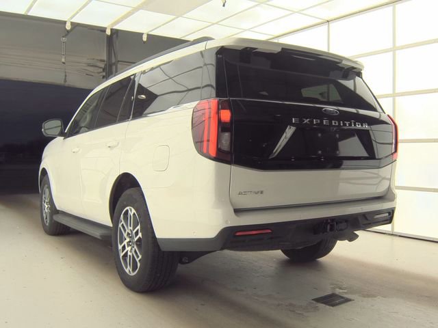 Used 2025 Ford Expedition Active image 4