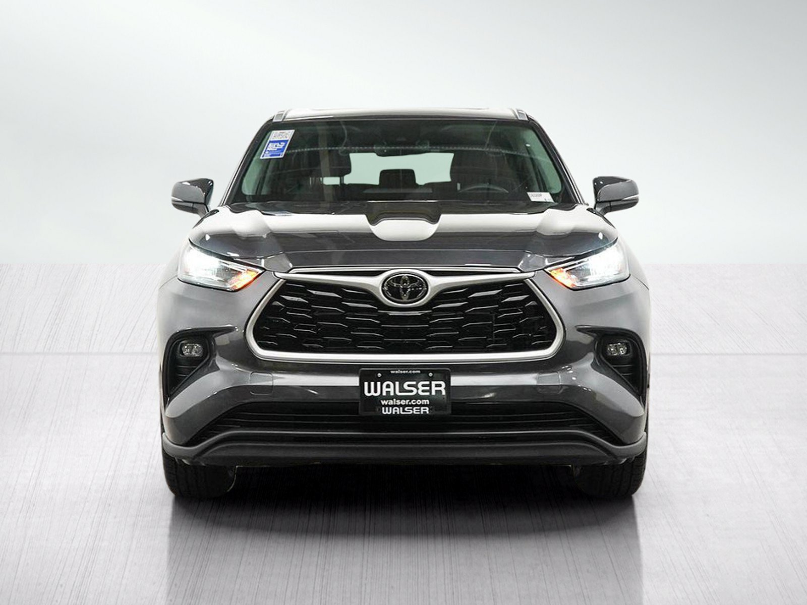 Used 2025 Toyota Highlander XLE AWD/4WD image 11