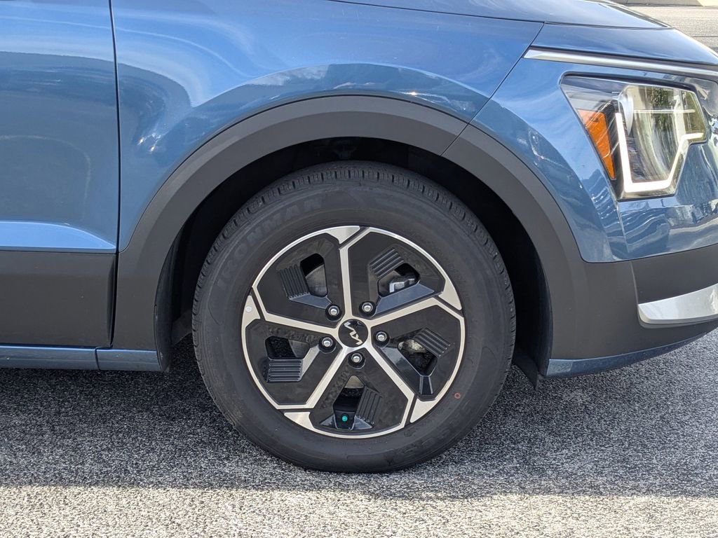 Used 2023 Kia Niro EX w/ EX Cold Weather Package image 12