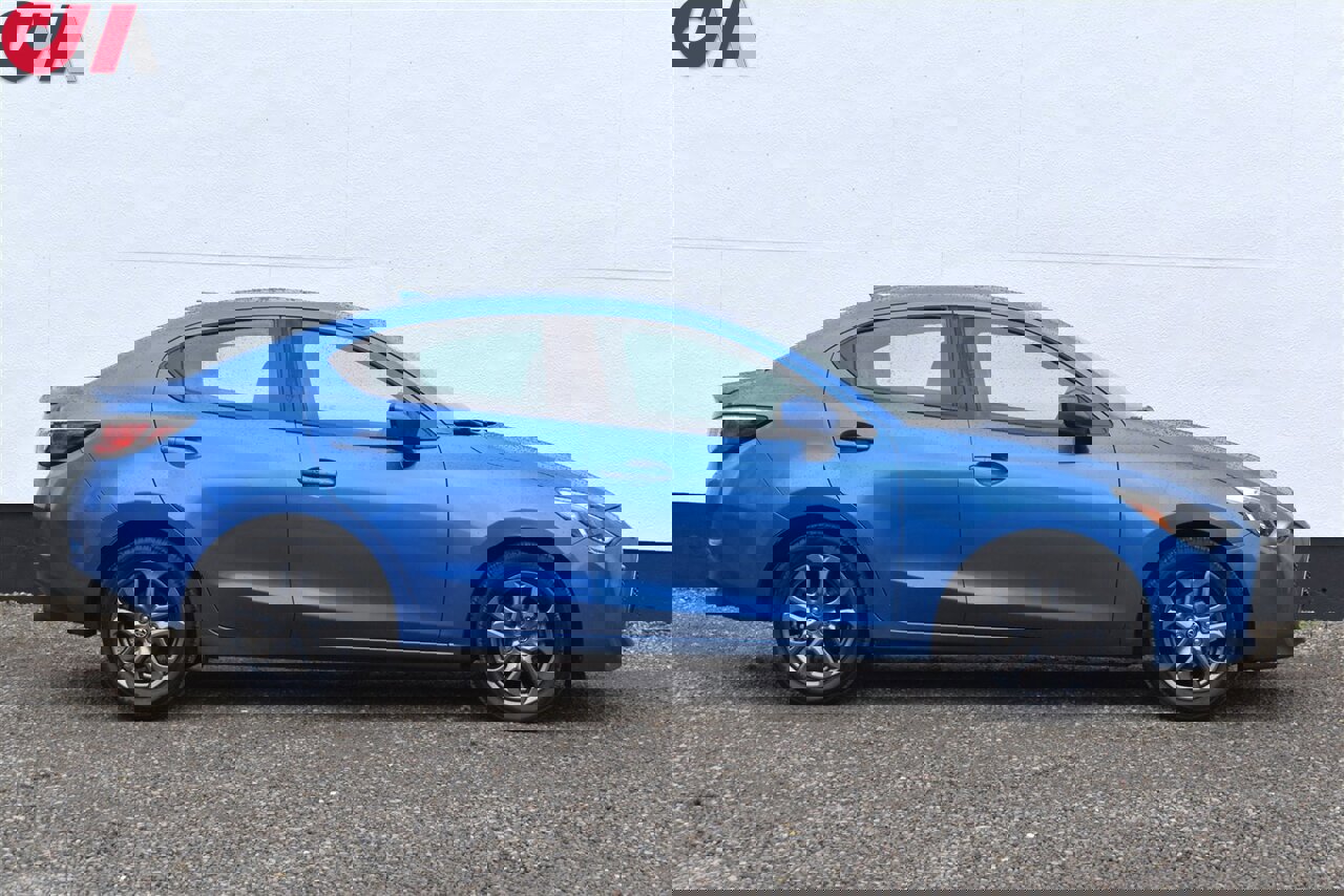 Used 2019 Toyota Yaris XLE image 6