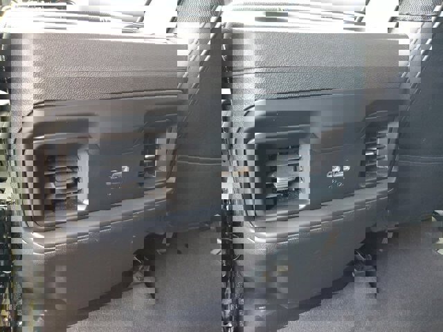 Used 2023 Chevrolet Silverado 1500 LT image 15