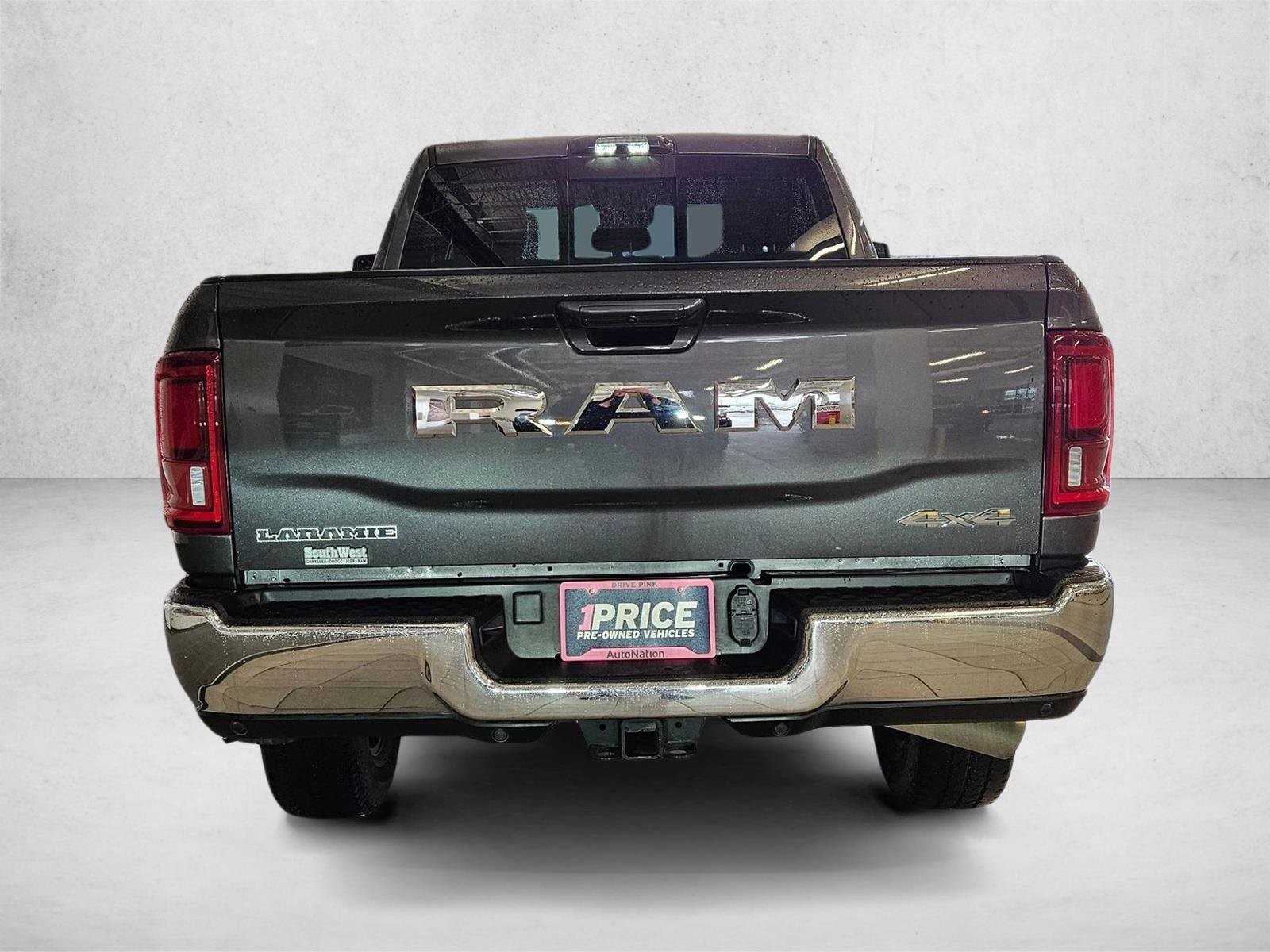 Used 2025 RAM 2500 Laramie AWD/4WD image 6