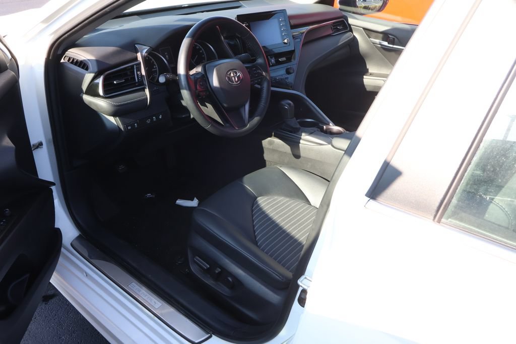 Used 2024 Toyota Camry SE FWD image 7