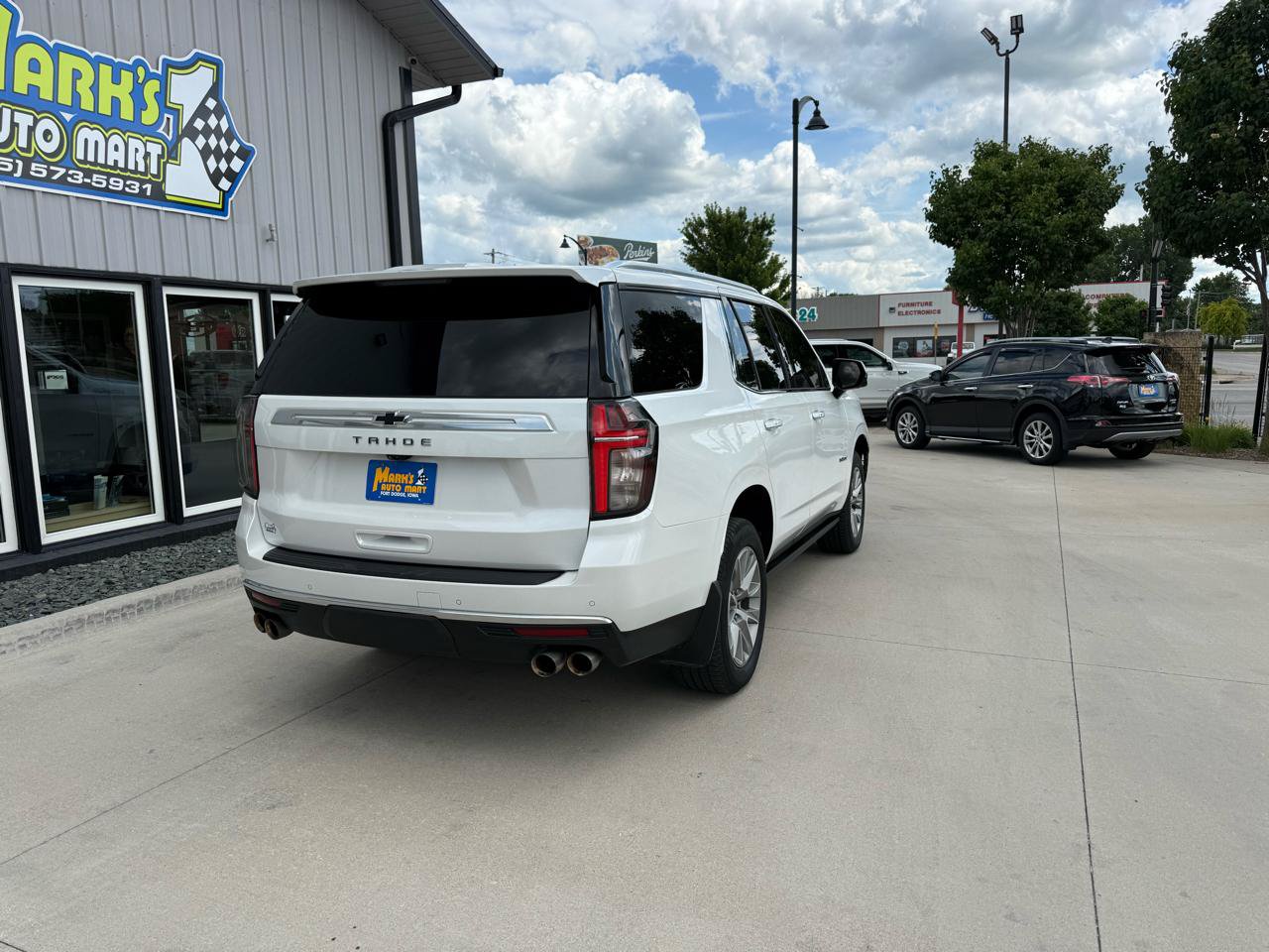 Used 2021 Chevrolet Tahoe High Country w/ Premium Package AWD/4WD image 6