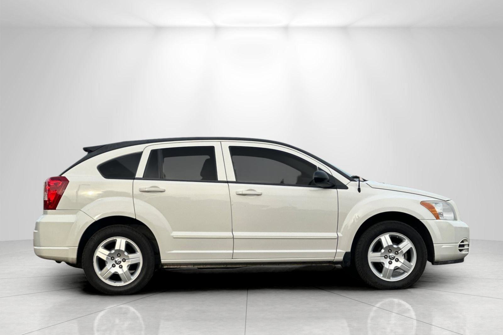 Used 2009 Dodge Caliber SXT image 2