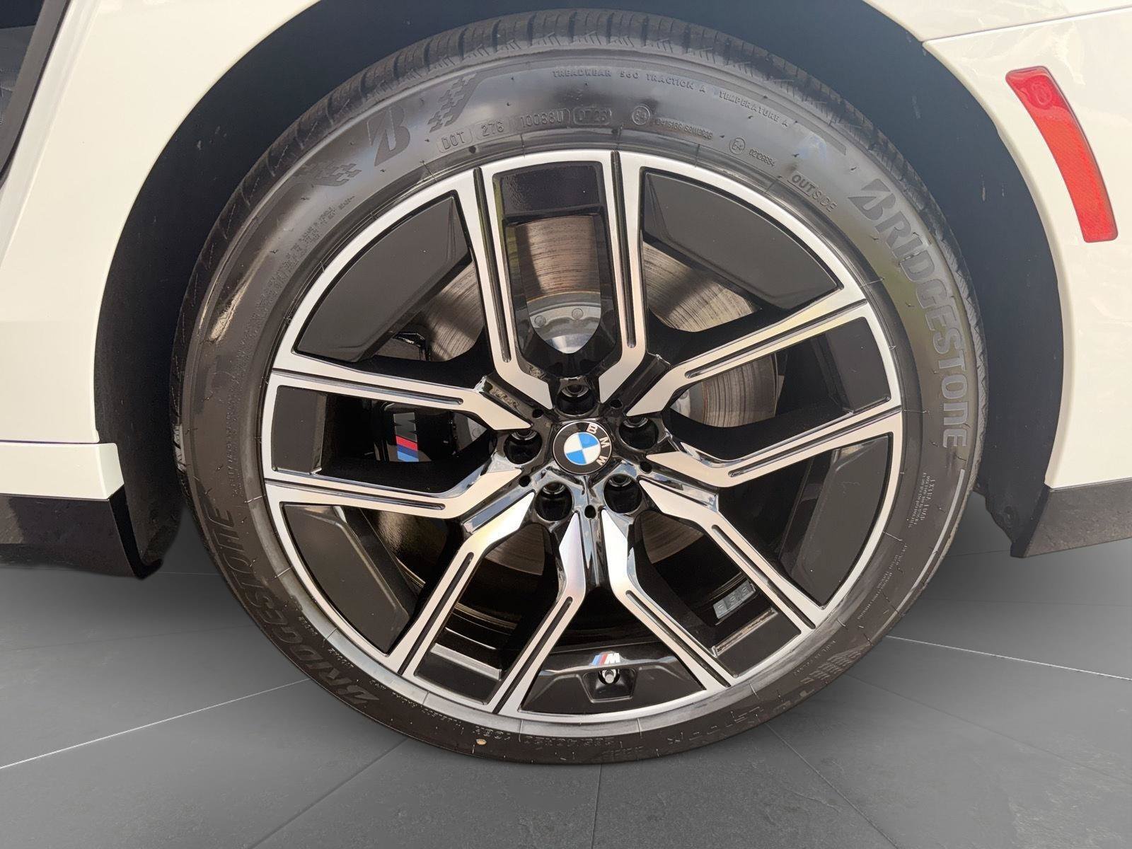 Certified 2025 BMW 760i xDrive w/ Premium Package AWD/4WD image 11