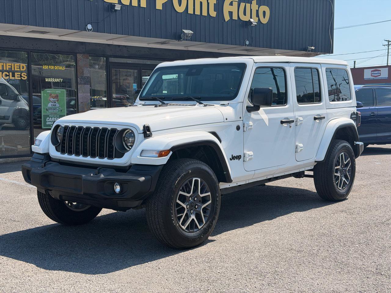 Used 2025 Jeep Wrangler Unlimited Sahara AWD/4WD image 2
