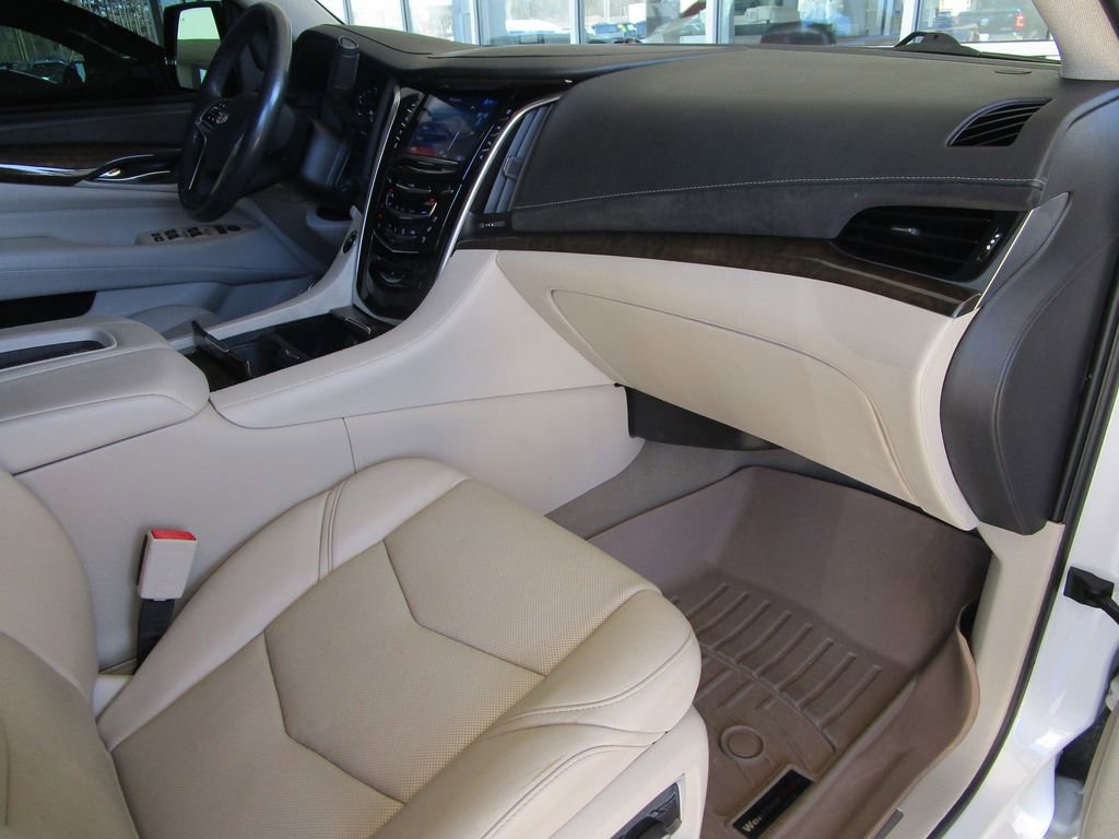 Used 2020 Cadillac Escalade Luxury image 33