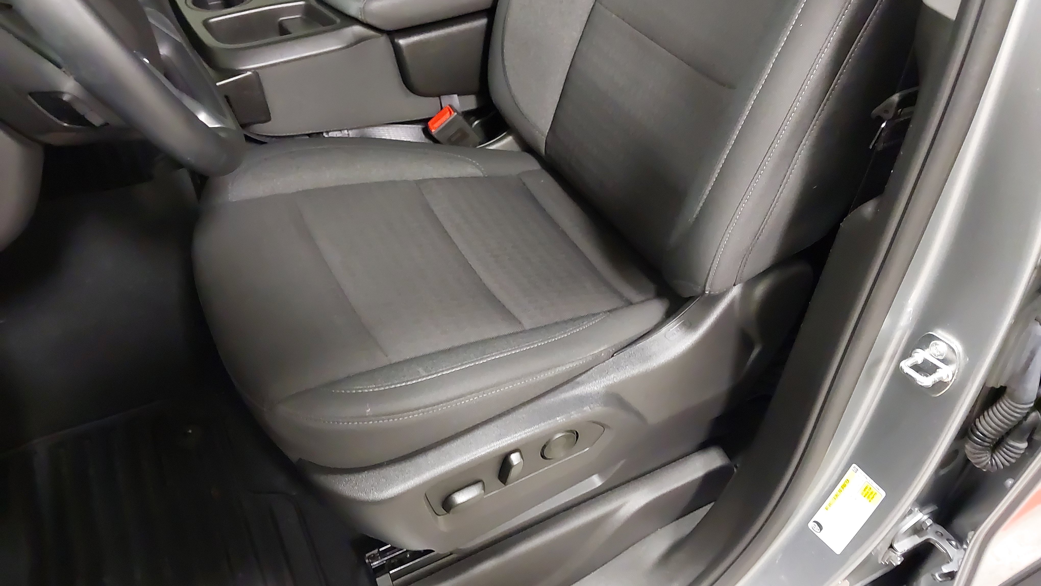 Used 2024 Chevrolet Silverado 1500 LT AWD/4WD image 22