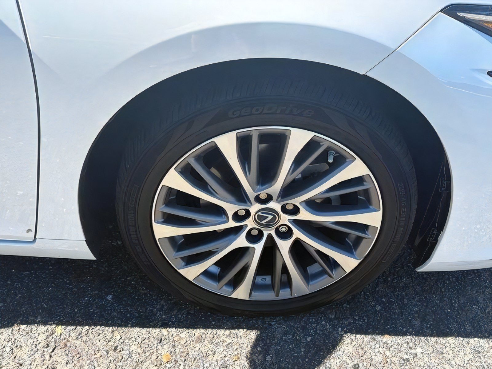 Used 2021 Lexus ES 300h w/ Premium Package FWD image 10