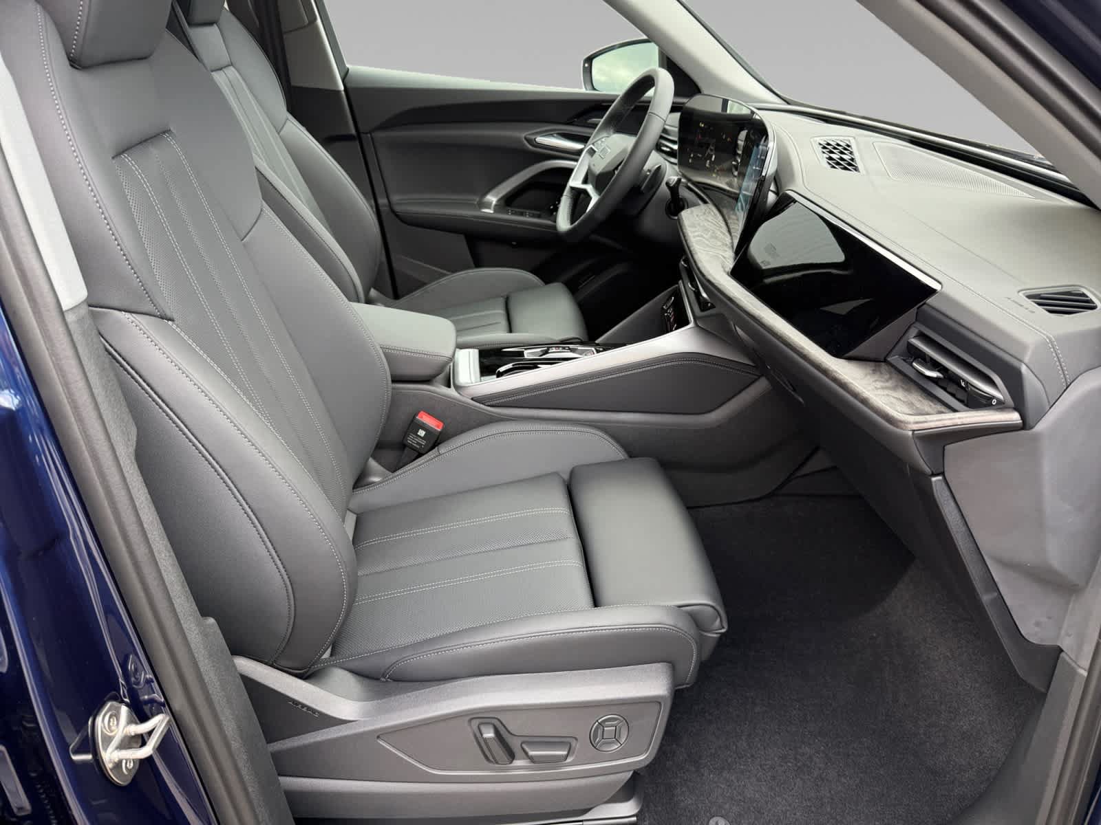 New 2025 Audi Q5 Premium Plus AWD/4WD image 9