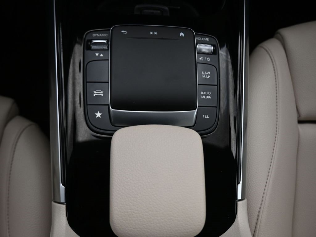 Used 2021 Mercedes-Benz GLA 250 4MATIC image 26