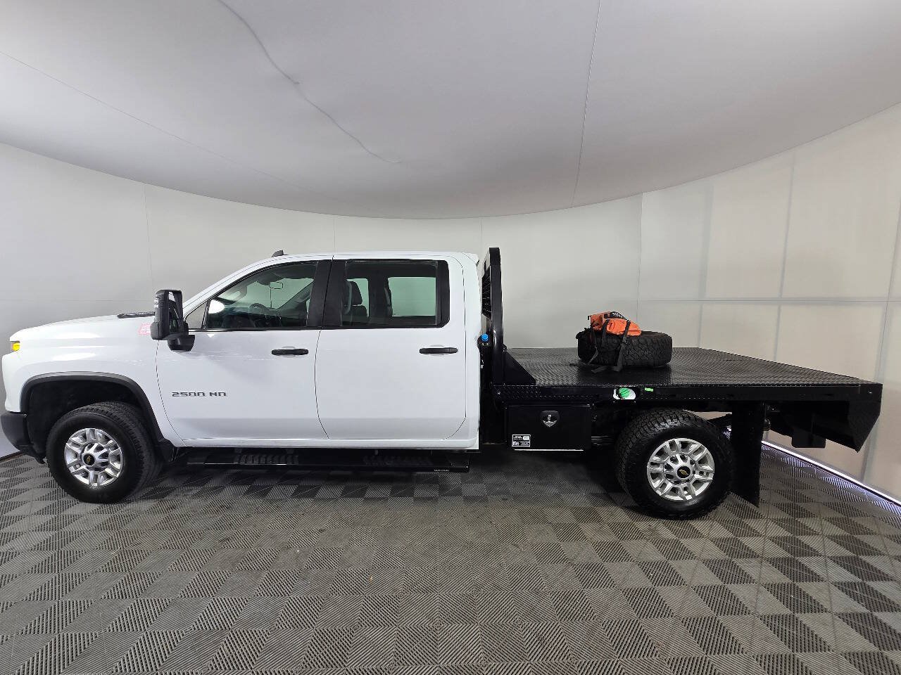 Used 2024 Chevrolet Silverado 2500 W/T w/ WT Fleet Convenience Package AWD/4WD image 6