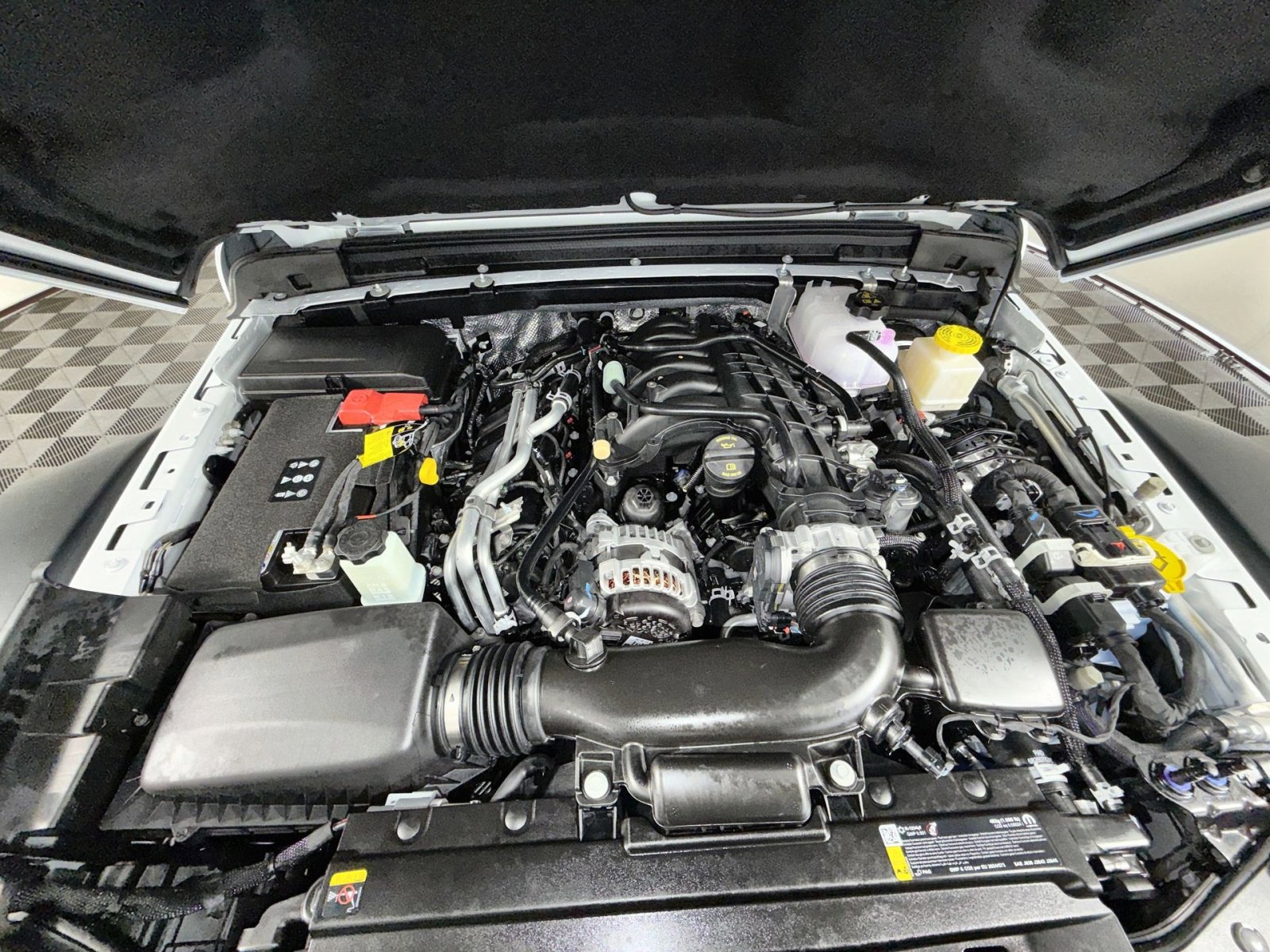 Used 2025 Jeep Gladiator Mojave w/ Safety Group image 27