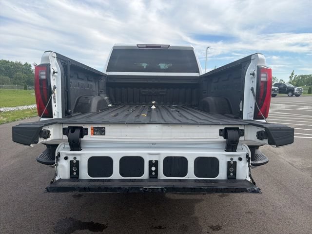 Used 2024 GMC Sierra 3500 SLT w/ SLT Convenience Package AWD/4WD image 14