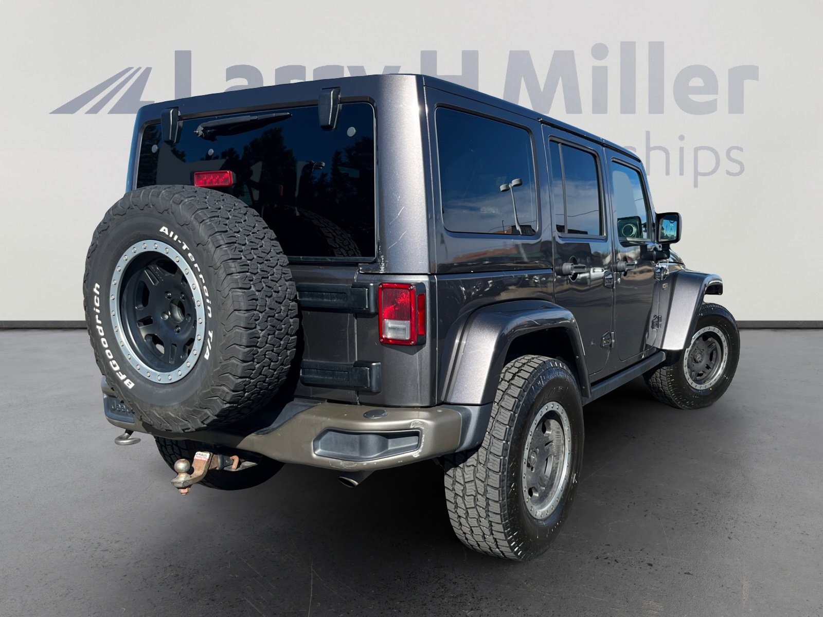 Used 2016 Jeep Wrangler Unlimited Sahara image 5