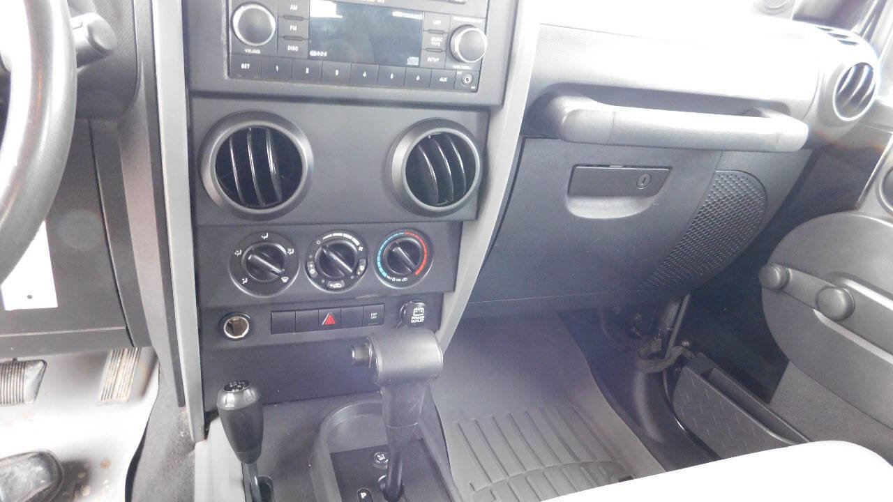 Used 2008 Jeep Wrangler Unlimited X image 39