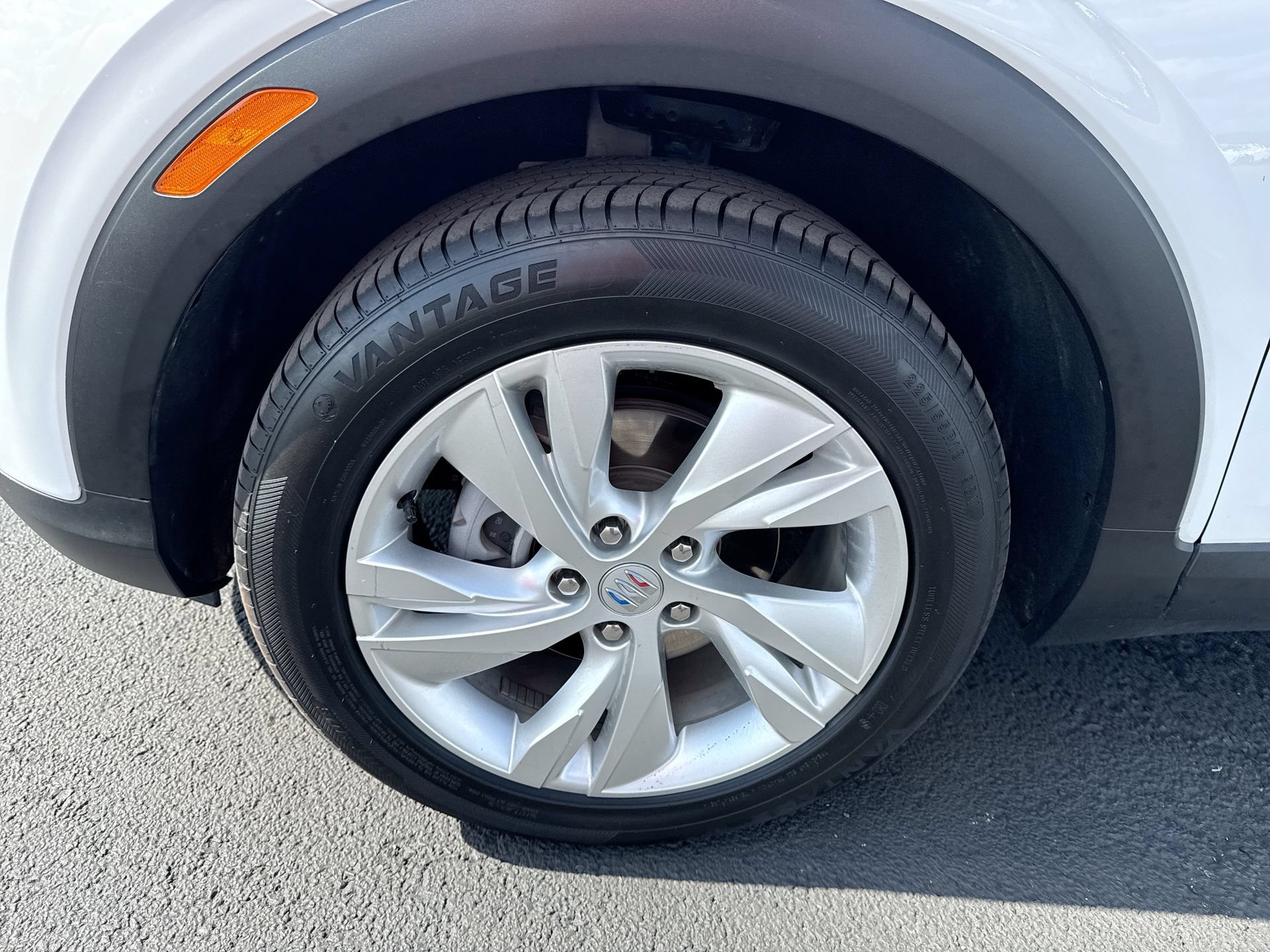 Used 2025 Buick Encore GX Preferred FWD image 17