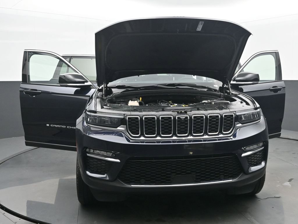 Used 2024 Jeep Grand Cherokee Limited w/ Luxury Tech Group II image 54
