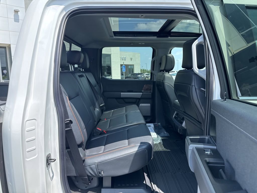 New 2025 Ford F350 Lariat w/ Lariat Ultimate Package image 17