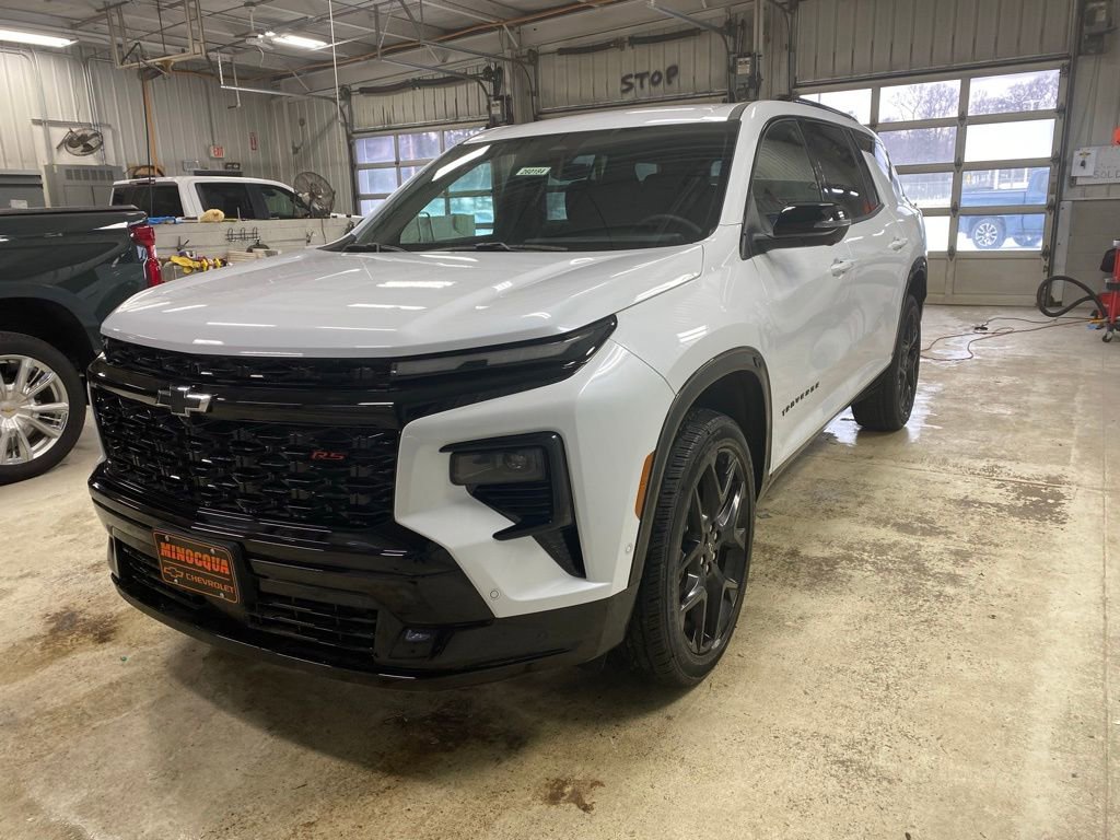 New 2026 Chevrolet Traverse RS w/ LPO, Floor Liner Package AWD/4WD image 9