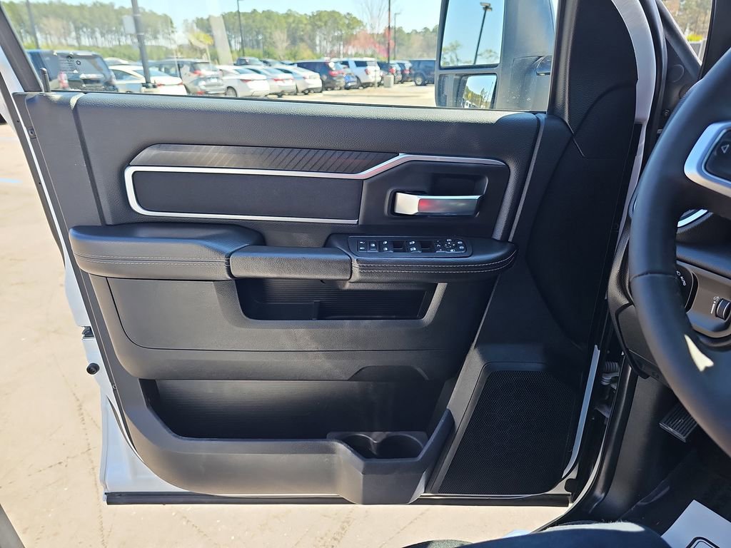 Used 2025 RAM 2500 Big Horn AWD/4WD image 31