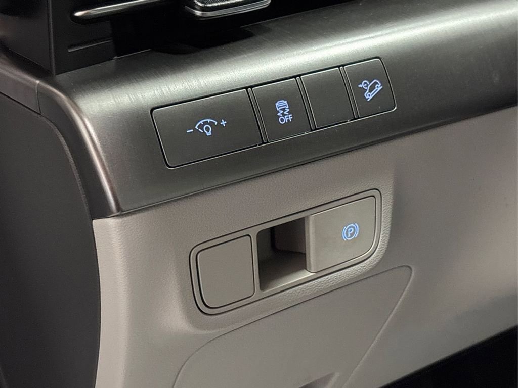 Certified 2024 Hyundai Kona SEL image 32