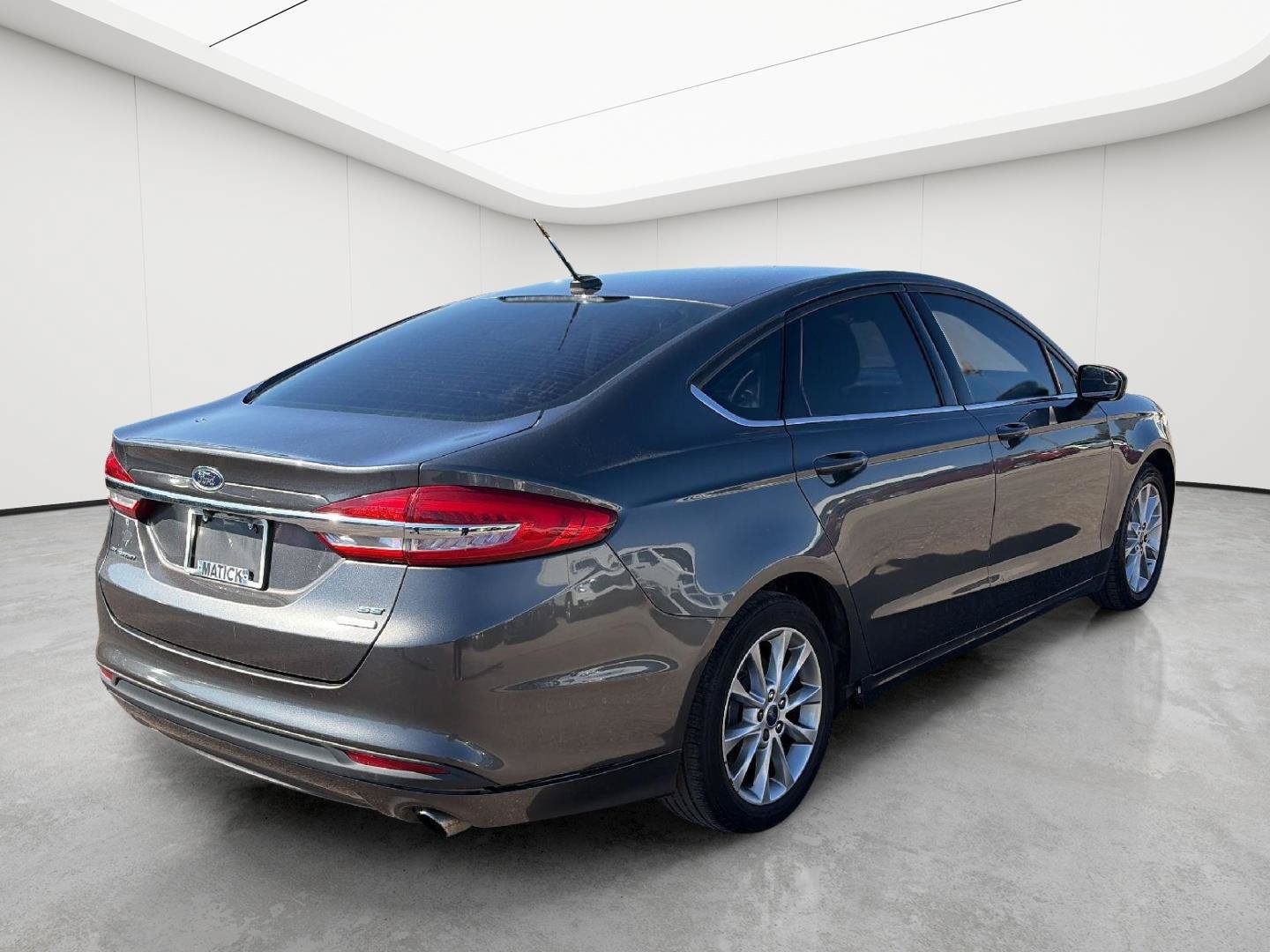 Used 2017 Ford Fusion SE FWD image 7