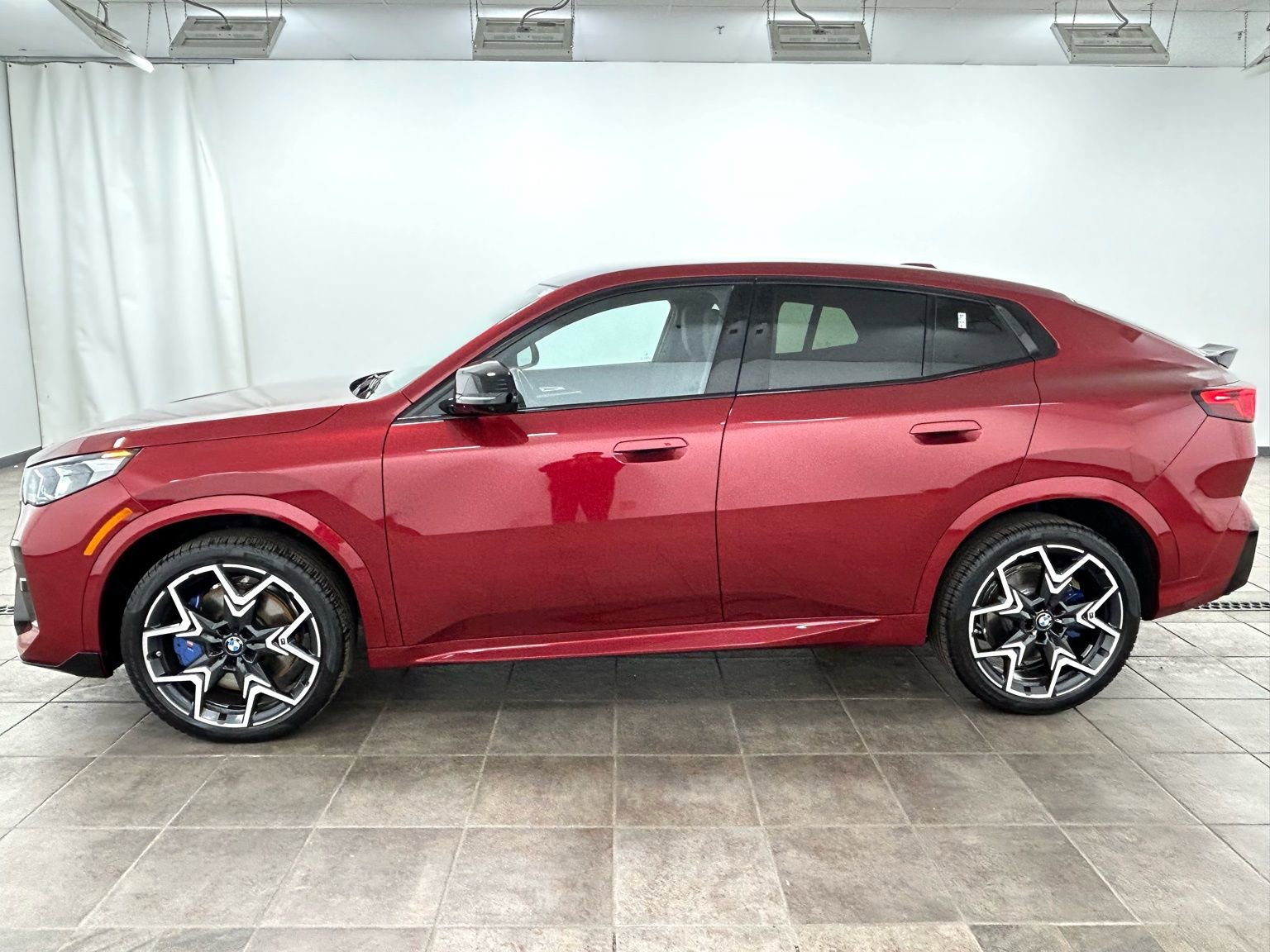 Used 2025 BMW X2 M35i AWD/4WD image 2