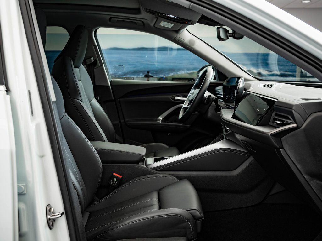 Certified 2025 Audi Q5 Premium Plus w/ Premium Plus image 25