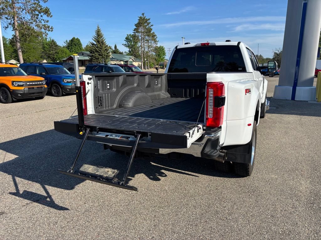 Used 2024 Ford F450 Lariat w/ Lariat Ultimate Package AWD/4WD image 10