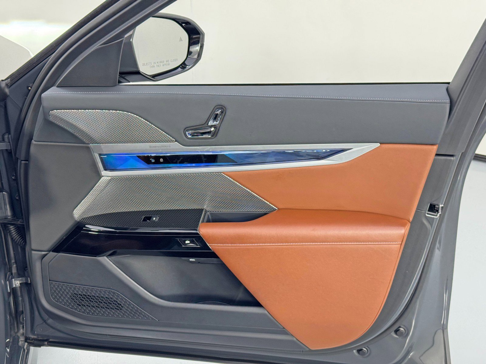 Used 2023 BMW i7 xDrive60 image 55