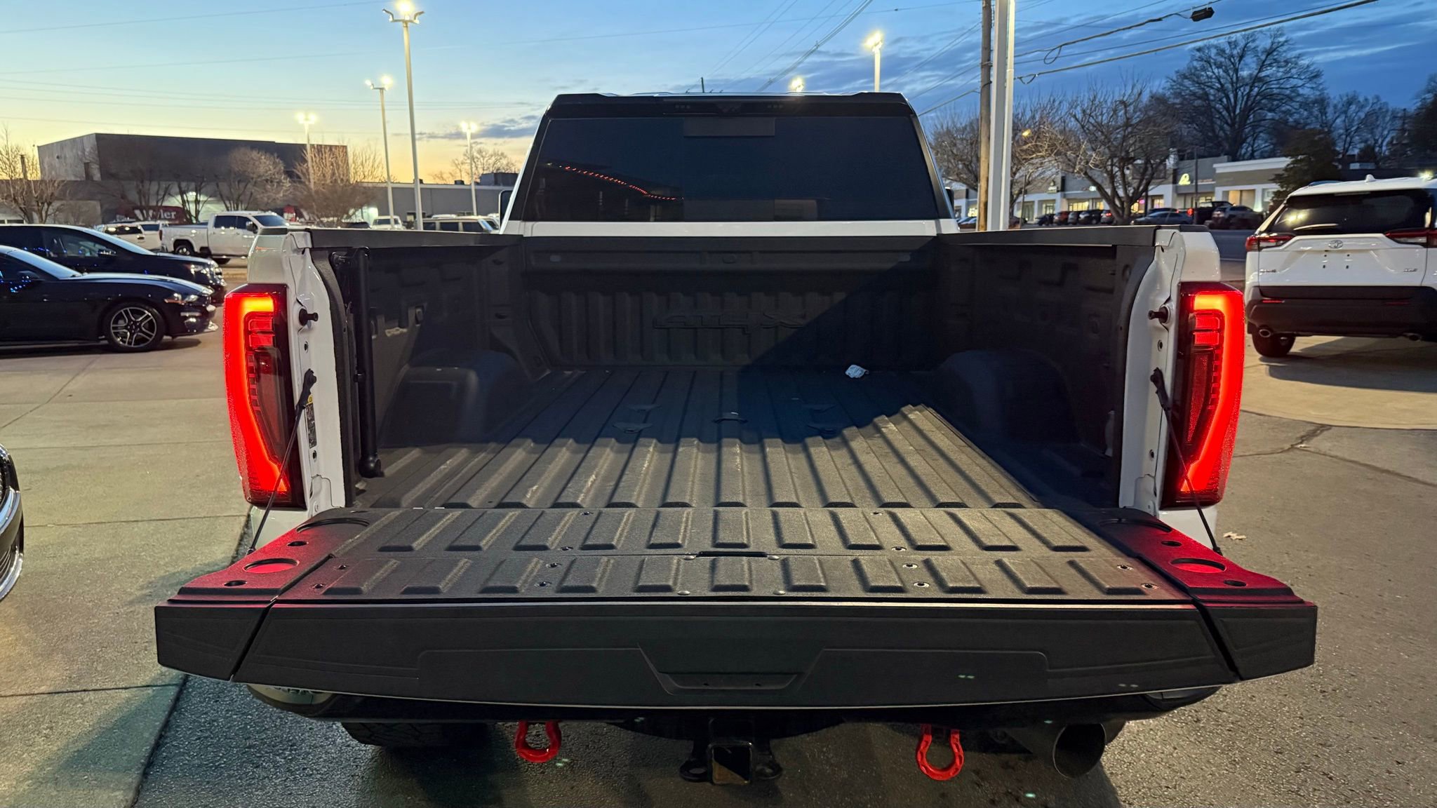 Used 2024 GMC Sierra 2500 AT4X image 11