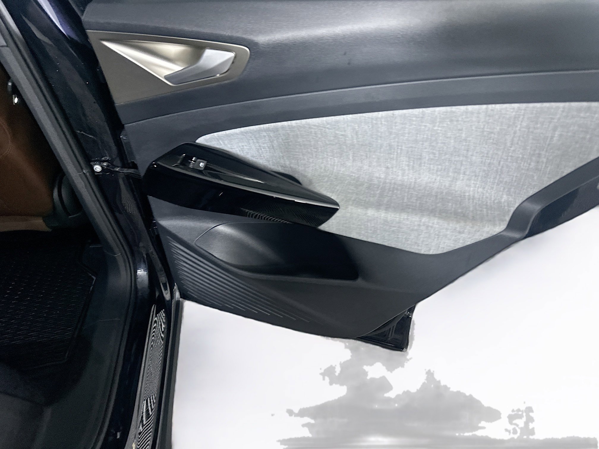 Used 2025 Volkswagen ID.4 Limited image 28