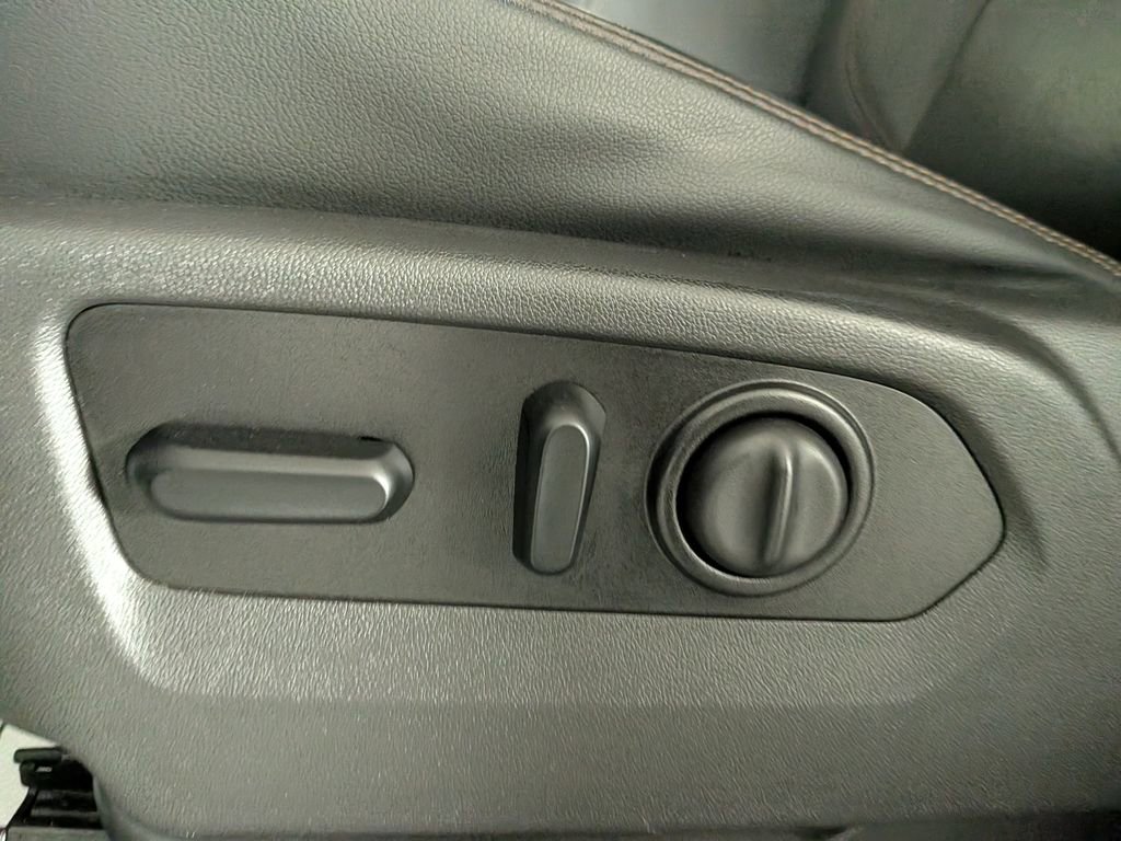 Used 2020 GMC Sierra 1500 AT4 w/ AT4 Premium Package image 17