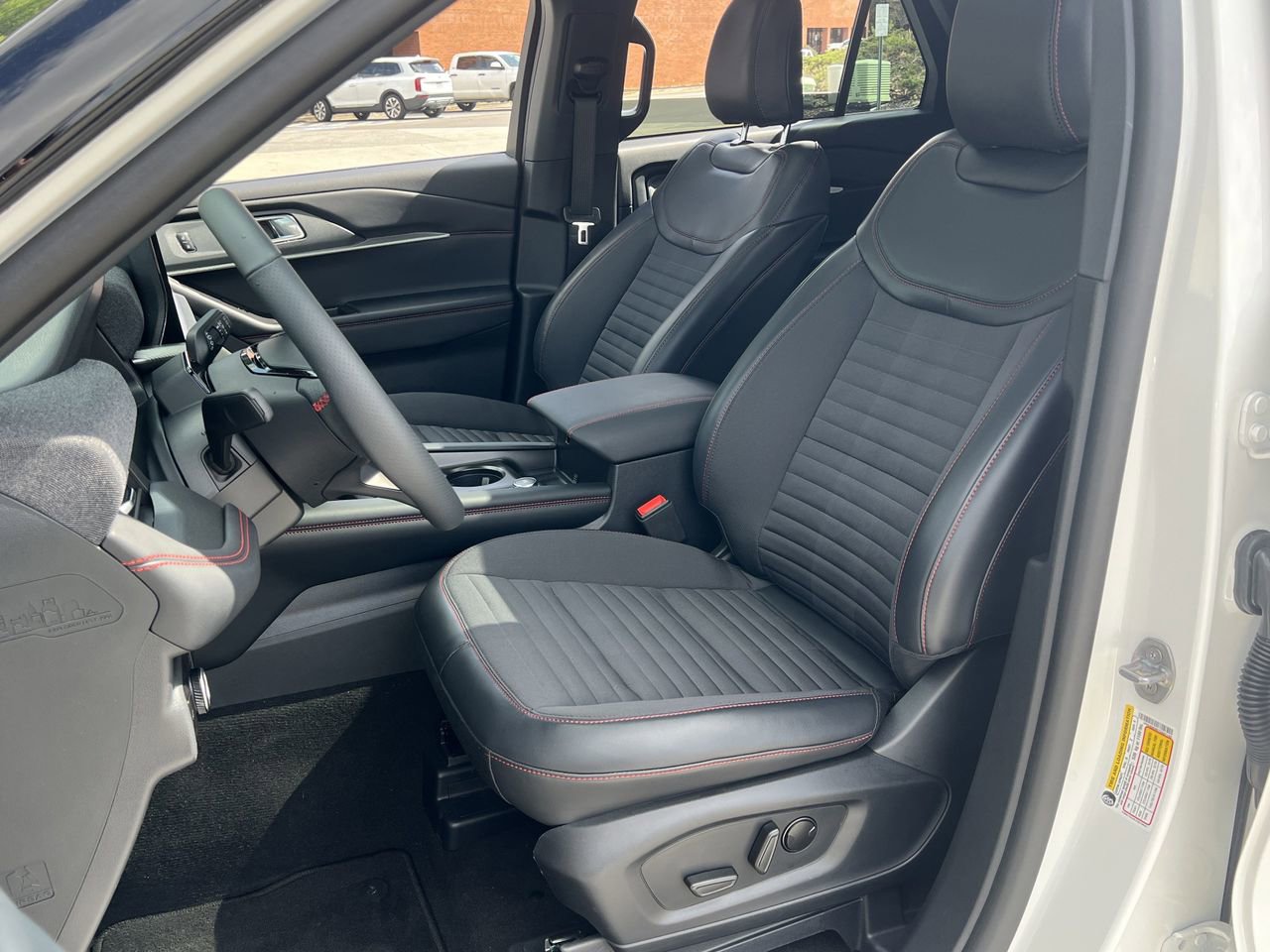 New 2026 Ford Explorer ST-Line w/ ST-Line Street Pack image 16